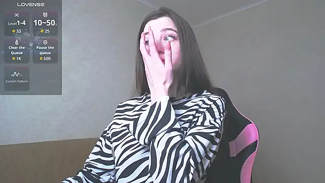 Snapshot of Luxuryalma chatting on 04-23-26, 01:02 Luxuryalma online show from 04-23-26, 01:02
