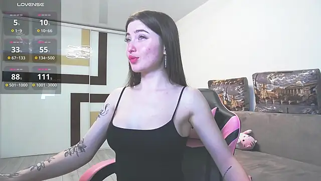 Snapshot of Luxuryalma chatting on 05-19-26, 07:09 Luxuryalma online show from 05-19-26, 07:09