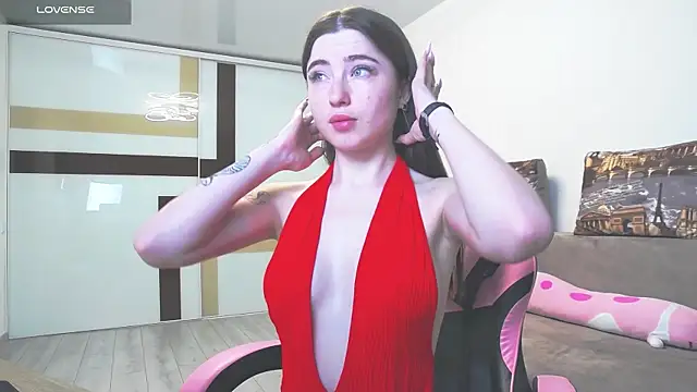 Snapshot of Luxuryalma chatting on 05-26-26, 12:56 Luxuryalma online show from 05-26-26, 12:56