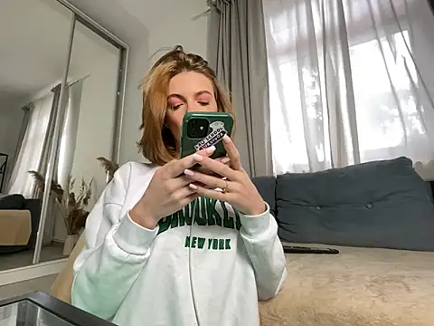 Snapshot of Kat_kate chatting on 02-11-25, 12:48 Kat kate online show from 02-11-25, 12:48