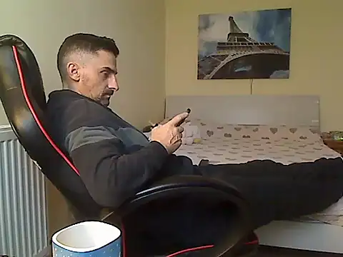 Snapshot of amydamarw chatting on 12-18-25, 08:20 amydamarw online show from 12-18-25, 08:20