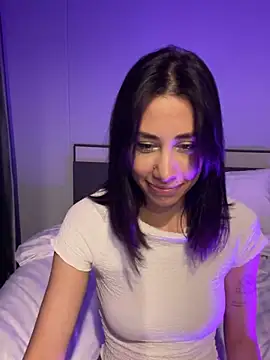 Snapshot of Sophiehii chatting on 12-22-24, 01:33 Sophiehii online show from 12-22-24, 01:33