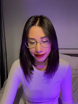 Snapshot of Sophiehii chatting on 12-28-24, 01:17 Sophiehii online show from 12-28-24, 01:17