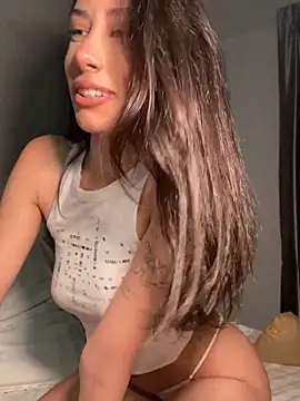 Snapshot of Sophiehii chatting on 10-19-25, 01:23 Sophiehii online show from 10-19-25, 01:23