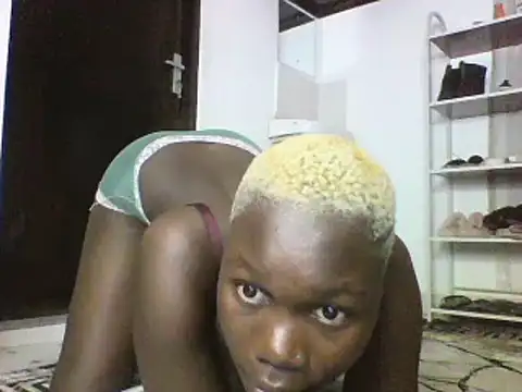 sexyqueen02 online show from 03-05-25, 10:44