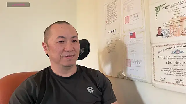 Snapshot of chih515 chatting on 02-20-25, 03:45 chih515 online show from 02-20-25, 03:45