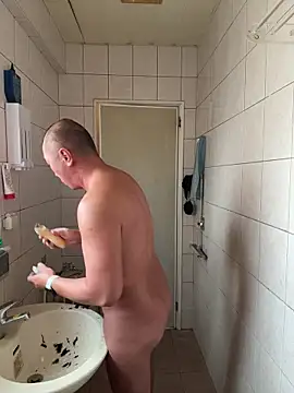 Snapshot of chih515 chatting on 10-27-25, 12:26 chih515 online show from 10-27-25, 12:26