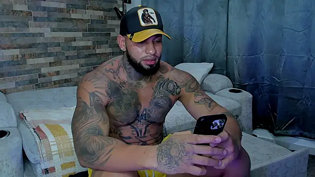 Snapshot of zaiin_diesel chatting on 01-11-25, 01:06 zaiin diesel online show from 01-11-25, 01:06