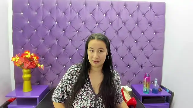 Snapshot of NaomyPrinces chatting on 05-04-26, 02:02 NaomyPrinces online show from 05-04-26, 02:02