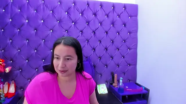 Snapshot of NaomyPrinces chatting on 05-06-26, 02:00 NaomyPrinces online show from 05-06-26, 02:00