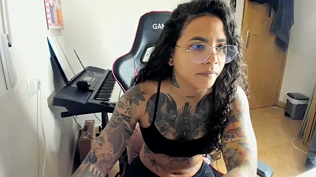 Ama music online show from 10-25-25, 09:39