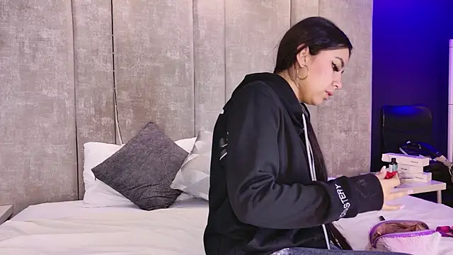 Larabrooks online show from 12-14-25, 12:10