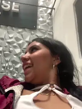 Larabrooks online show from 01-06-26, 06:00