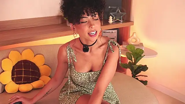Snapshot of OSHUN_ chatting on 05-21-26, 12:45 OSHUN online show from 05-21-26, 12:45
