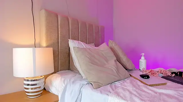  angela x online show from 01-17-25, 05:51