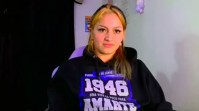 lucycherry   online show from 12-31-24, 06:05