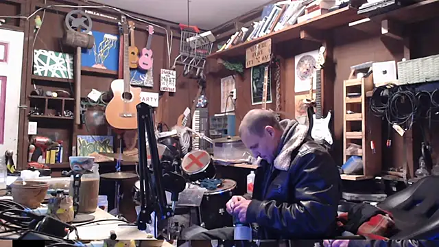 Snapshot of itsjameswebbscope chatting on 12-15-25, 04:50 itsjameswebbscope online show from 12-15-25, 04:50