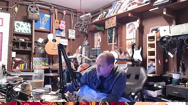 Snapshot of itsjameswebbscope chatting on 12-16-25, 11:54 itsjameswebbscope online show from 12-16-25, 11:54