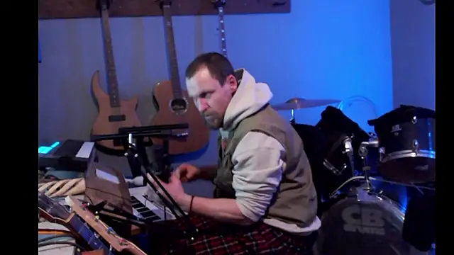 Snapshot of itsjameswebbscope chatting on 02-25-26, 05:11 itsjameswebbscope online show from 02-25-26, 05:11