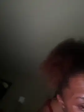 Snapshot of PrettyGal_Tingz chatting on 02-05-25, 03:20 PrettyGal Tingz online show from 02-05-25, 03:20