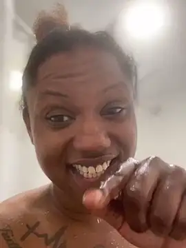 Snapshot of PrettyGal_Tingz chatting on 02-10-25, 07:38 PrettyGal Tingz online show from 02-10-25, 07:38