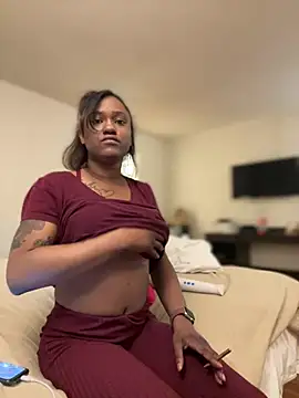 Snapshot of PrettyGal_Tingz chatting on 02-21-25, 01:55 PrettyGal Tingz online show from 02-21-25, 01:55