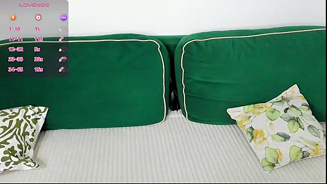 VanessaSmuth online show from 11-30-25, 01:53