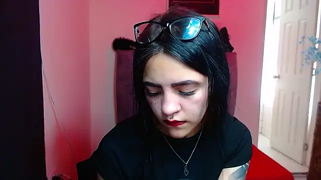 Violettasquirt online show from 10-23-25, 03:33