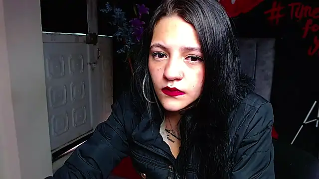 Violettasquirt online show from 03-17-26, 01:36