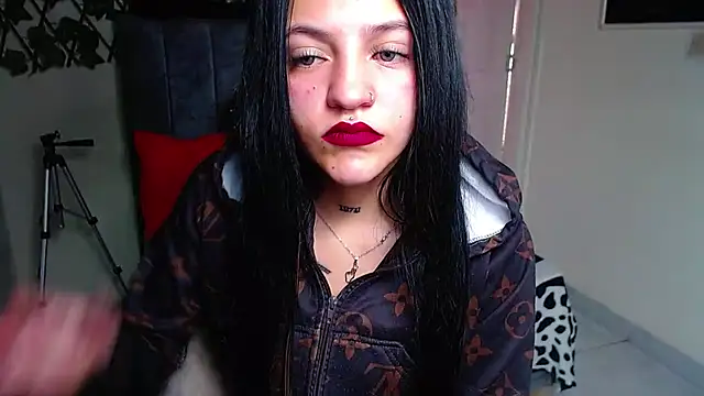 Snapshot of Violettasquirt chatting on 07-02-26, 05:30 Violettasquirt online show from 07-02-26, 05:30