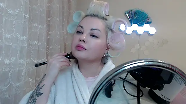 Snapshot of JewellKiss7 chatting on 11-11-25, 12:32 JewellKiss7 online show from 11-11-25, 12:32