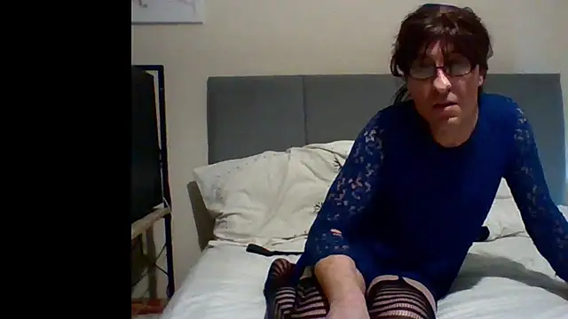 lolaisagoodtime online show from 01-04-25, 01:42