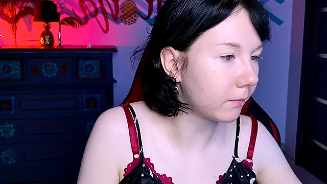 NancyMartinez online show from 10-04-25, 09:07