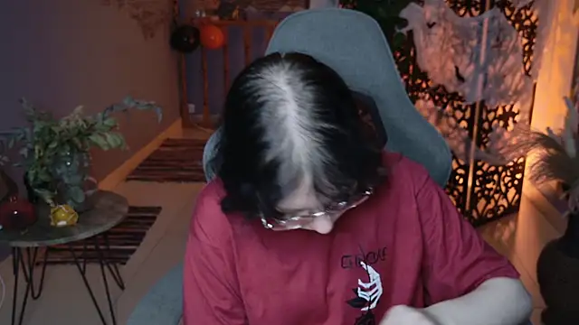 NancyMartinez online show from 10-22-25, 05:08