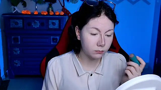 NancyMartinez online show from 10-31-25, 05:19