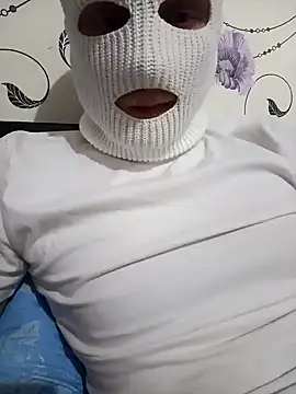 Snapshot of red_red00 chatting on 02-10-25, 02:37 red red00 online show from 02-10-25, 02:37