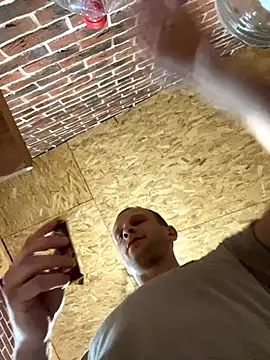 Snapshot of red_red00 chatting on 11-07-25, 04:07 red red00 online show from 11-07-25, 04:07