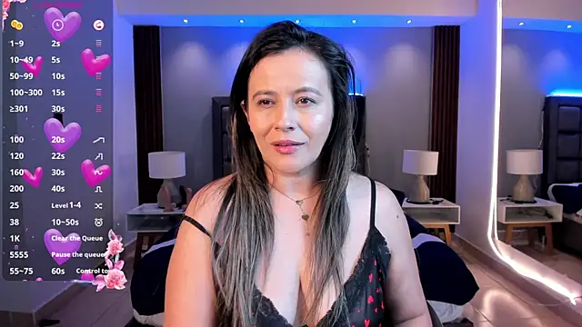 Snapshot of Susann_Ross chatting on 10-22-25, 10:48 Susann Ross online show from 10-22-25, 10:48