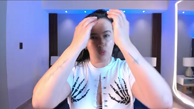 Snapshot of Susann_Ross chatting on 10-30-25, 10:49 Susann Ross online show from 10-30-25, 10:49