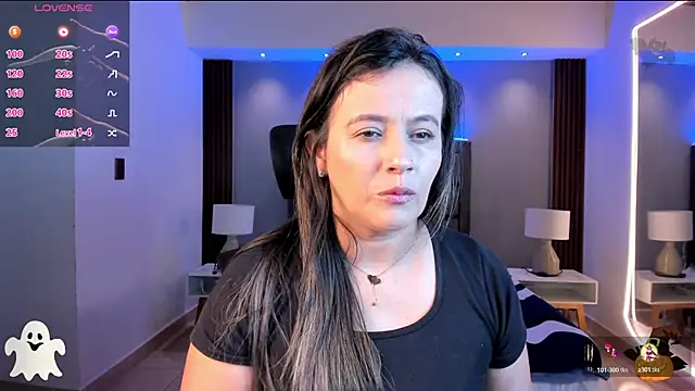 Snapshot of Susann_Ross chatting on 10-31-25, 10:49 Susann Ross online show from 10-31-25, 10:49