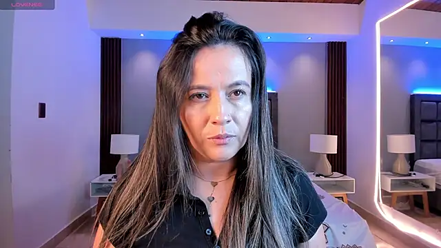 Snapshot of Susann_Ross chatting on 11-08-25, 10:48 Susann Ross online show from 11-08-25, 10:48