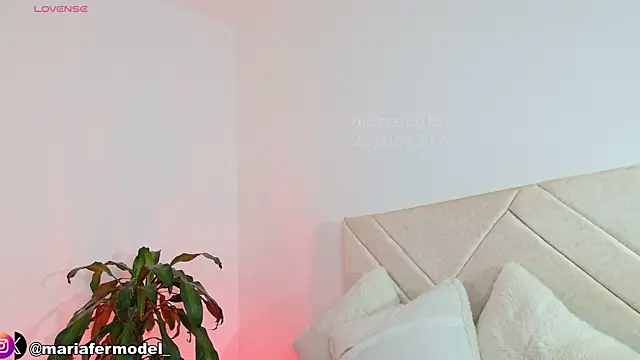 Mariafer05 online show from 05-26-26, 04:25