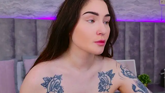 RoxiLester online show from 03-20-25, 05:02