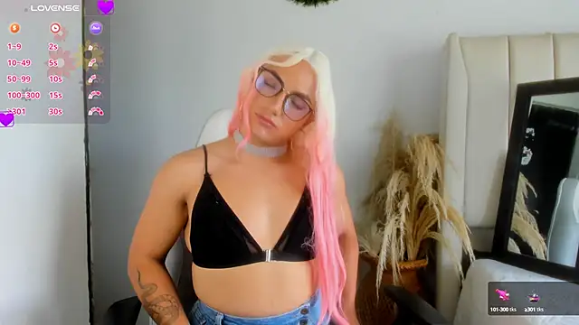 Snapshot of -Sofii_ chatting on 01-26-25, 02:41 -Sofii online show from 01-26-25, 02:41