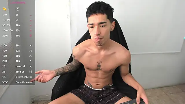 Snapshot of Damon__333 chatting on 01-16-25, 07:52 Damon 333 online show from 01-16-25, 07:52