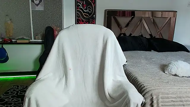 Snapshot of Damon__333 chatting on 09-19-25, 07:03 Damon 333 online show from 09-19-25, 07:03