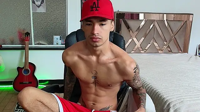 Snapshot of Damon__333 chatting on 11-13-25, 05:45 Damon 333 online show from 11-13-25, 05:45