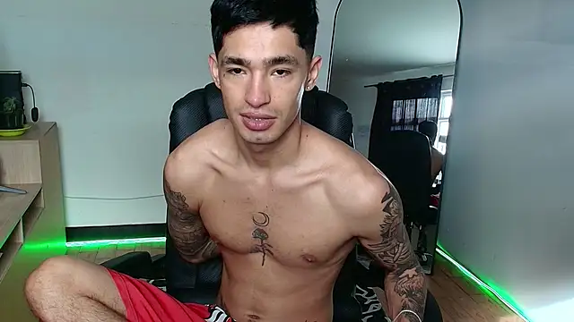 Snapshot of Damon__333 chatting on 11-26-25, 08:21 Damon 333 online show from 11-26-25, 08:21