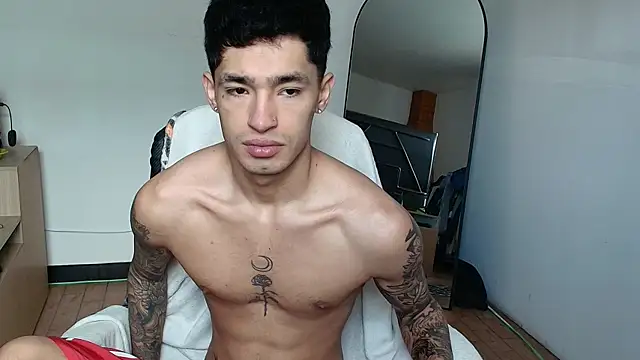 Snapshot of Damon__333 chatting on 12-01-25, 05:51 Damon 333 online show from 12-01-25, 05:51