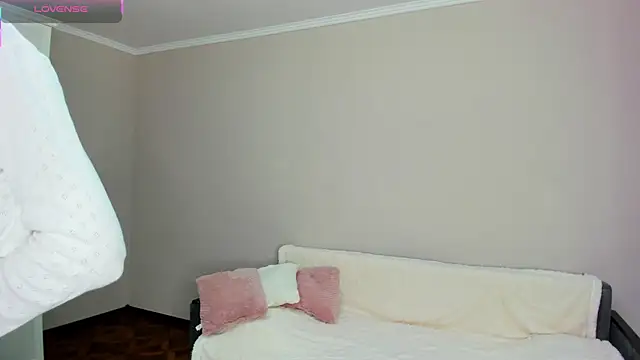 -Sacura- online show from 09-12-25, 04:07